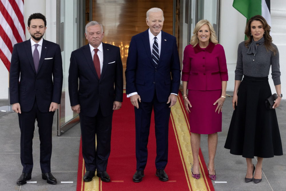Joe Biden megint eltévedt – Videó