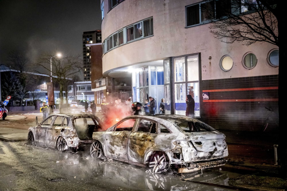 Afrikaiak törtek-zúztak Hágában