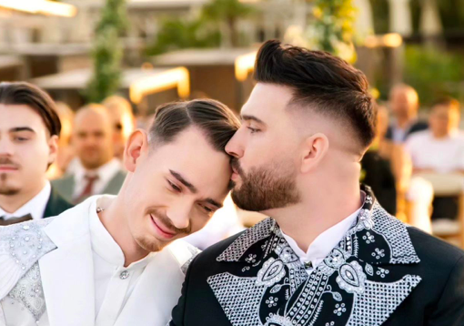 LMBTQ-fanatikus influenszerek aggodalmaskodnak a gyerekekért