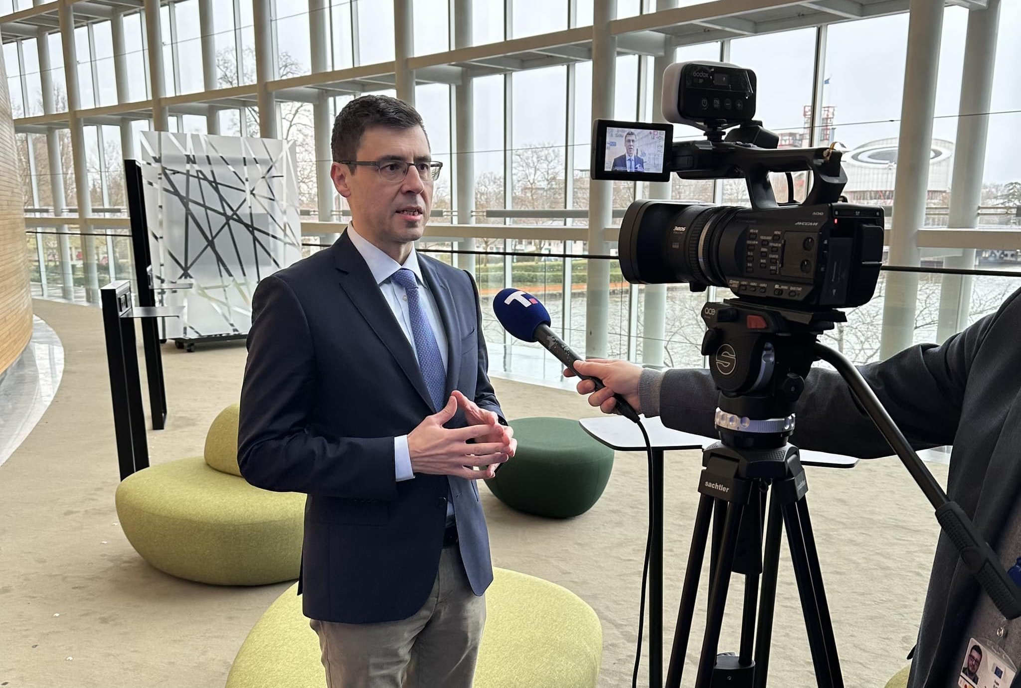 Fidesz: A magyarok pénzét nem adhatják Ukrajnának