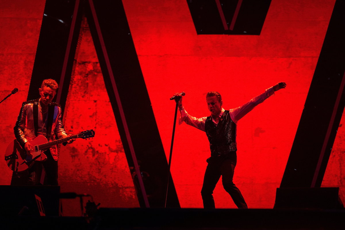 Az élet megy tovább