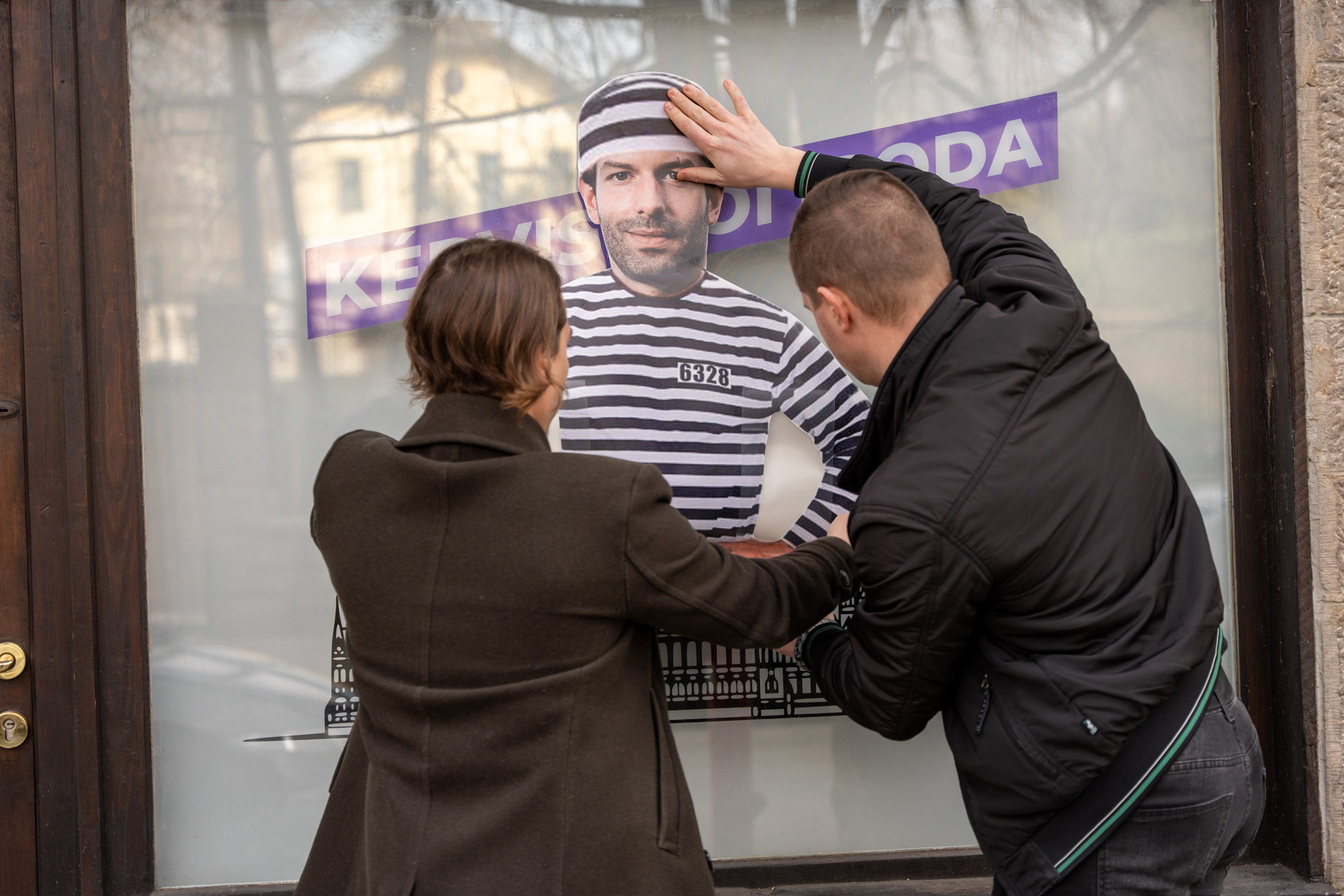 Fidelitas: Varju László és Fekete-Győr András elítéltként ülnek a Parlamentben