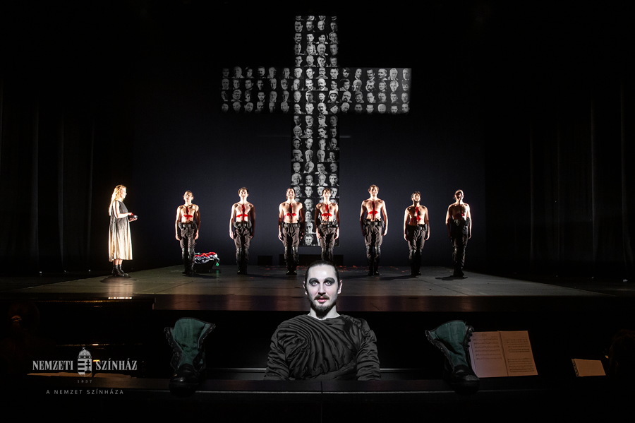 Kereszt, pénz, koporsó