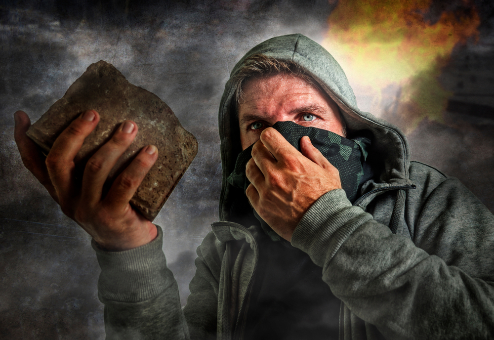 Durva összecsapásra készülnek a ma esti tüntetésen a baloldaliak