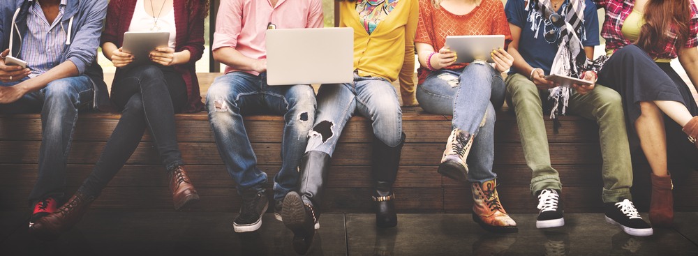 Újabb, közel 200 ezer laptopot kaphatnak az iskolák tavasszal