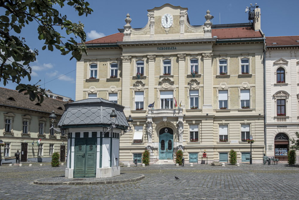 Az ügyészség indítványozta a III. kerületi korrupciós botrány gyanúsítottjainak letartóztatását