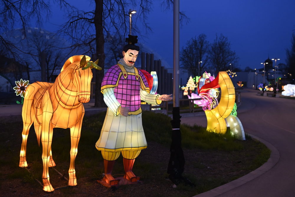Tavaszi lampionvarázs a budapesti állatkertben