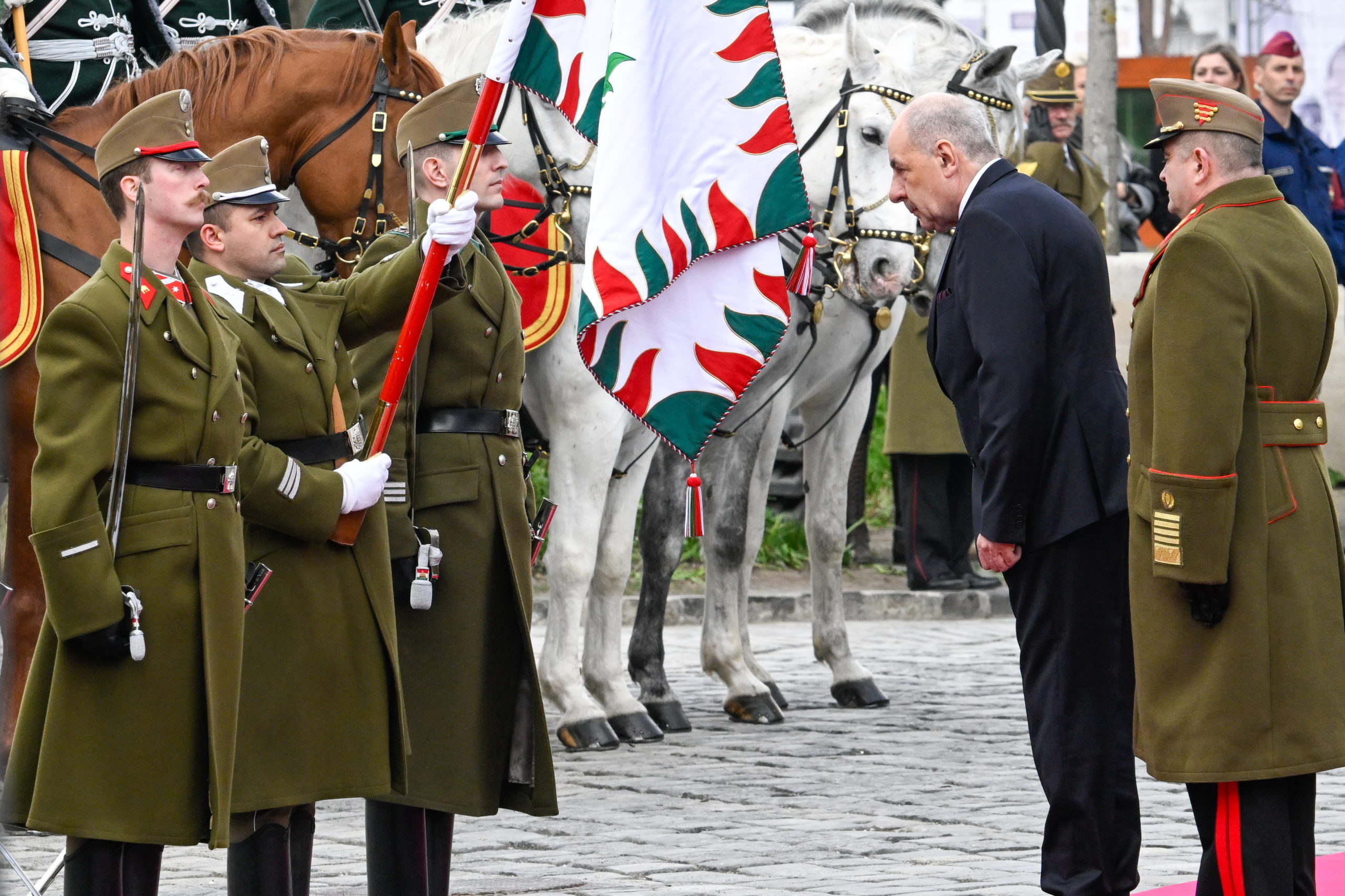 Beiktatták Sulyok Tamást
