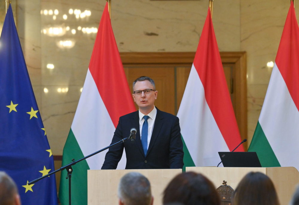 Rétvári Bence: Majdnem a duplájára nő majd a pedagógusok fizetése