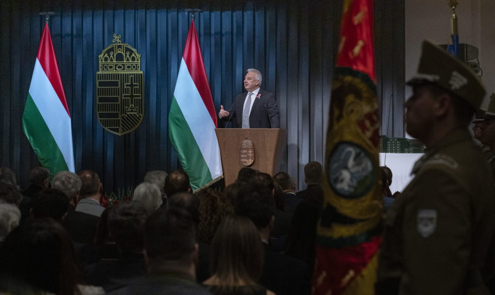 Kitüntetéseket adott át a nemzeti ünnep alkalmából Semjén Zsolt