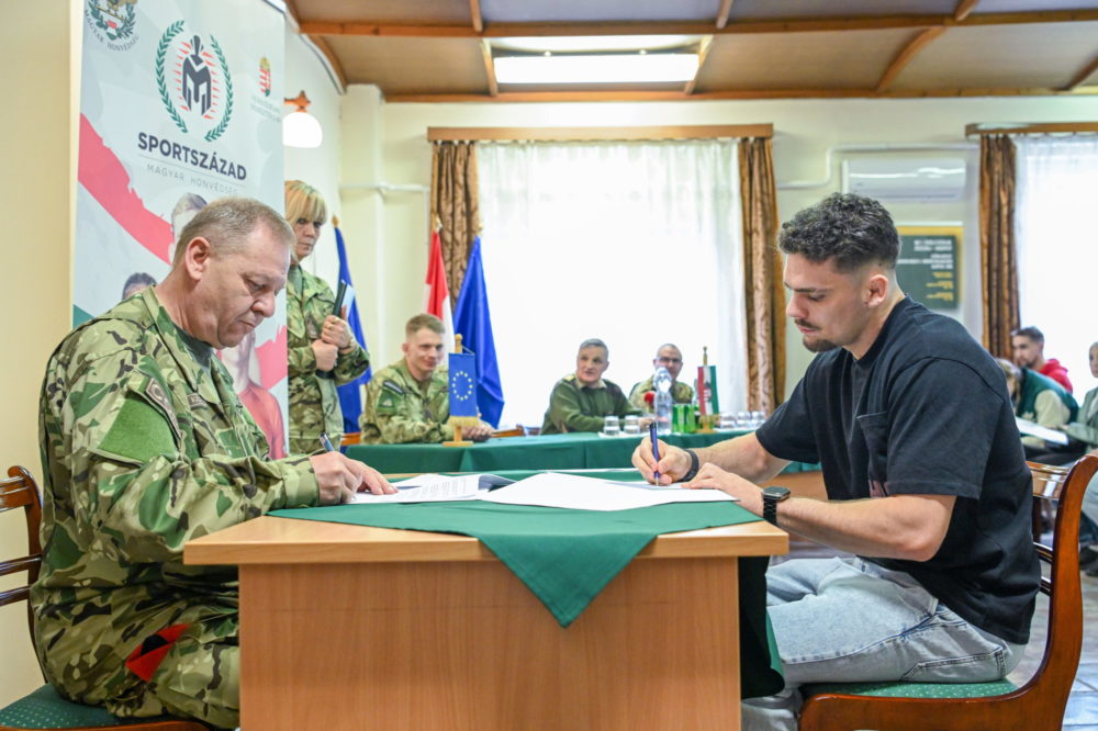 Több mint 150 fiatal sportoló kötött szerződést a Magyar Honvédséggel