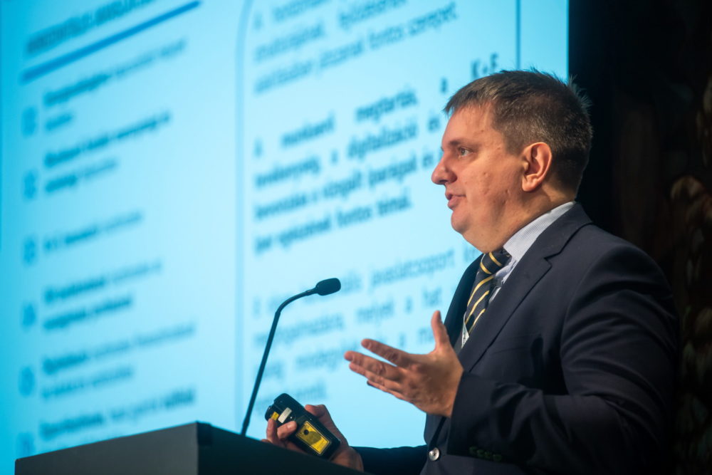 Czomba Sándor: Oda kell több lehetőséget, forrást biztosítani, ahol nagyobb a baj