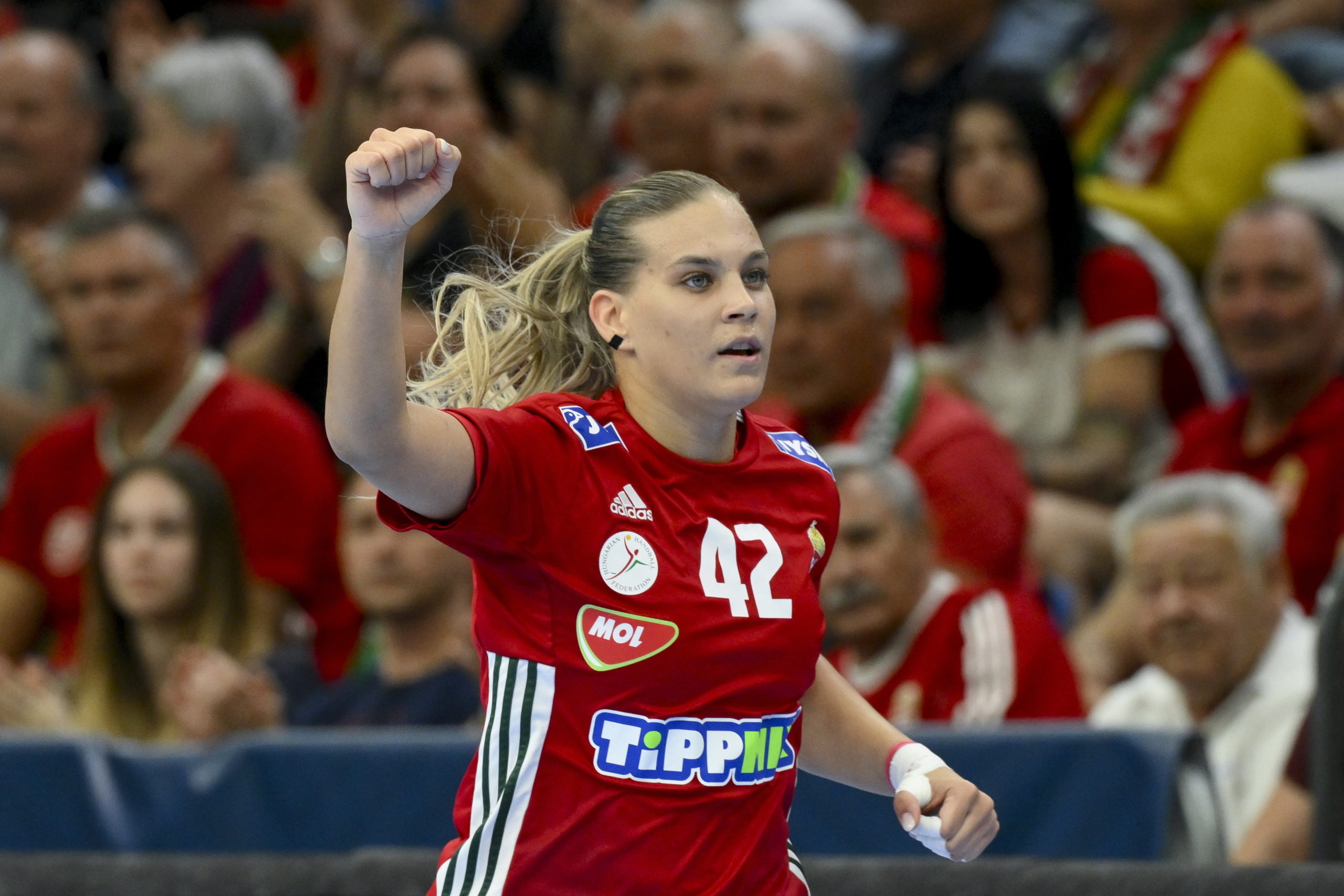 Fölényesen győzött, a női kéziválogatott is ott lesz Párizsban!