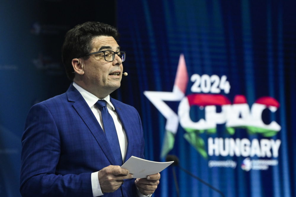 Zsigmond Barna Pál: Kétszeres erővel kell harcolnunk a békéért