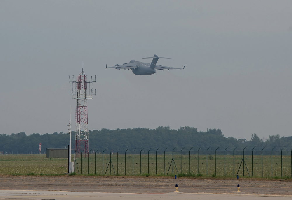 Megérkezett Magyarországra az első magyar KC-390 katonai szállítórepülőgép