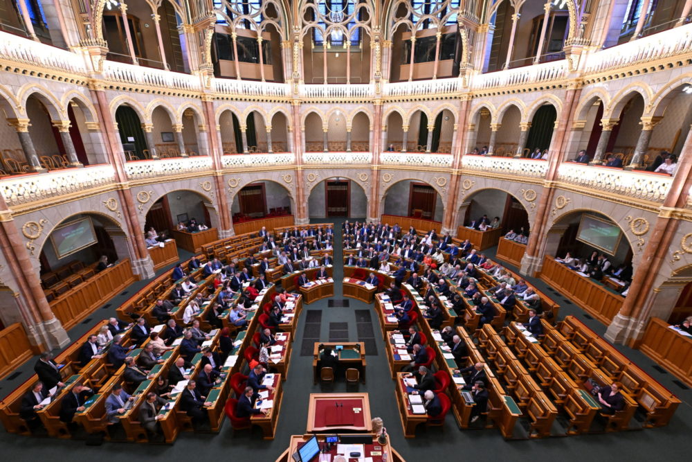 Egyre nagyobb a káosz a baloldali kispártok soraiban