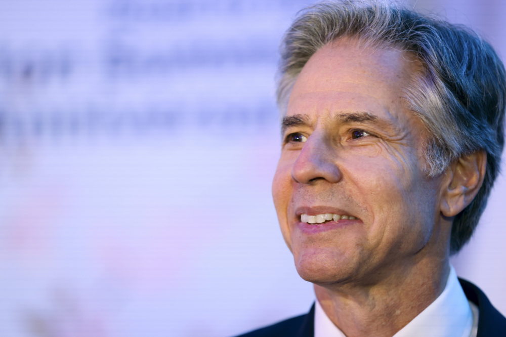 Fegyvergyárban kampányolt az ukránok támogatása mellett az amerikai külügyminiszter