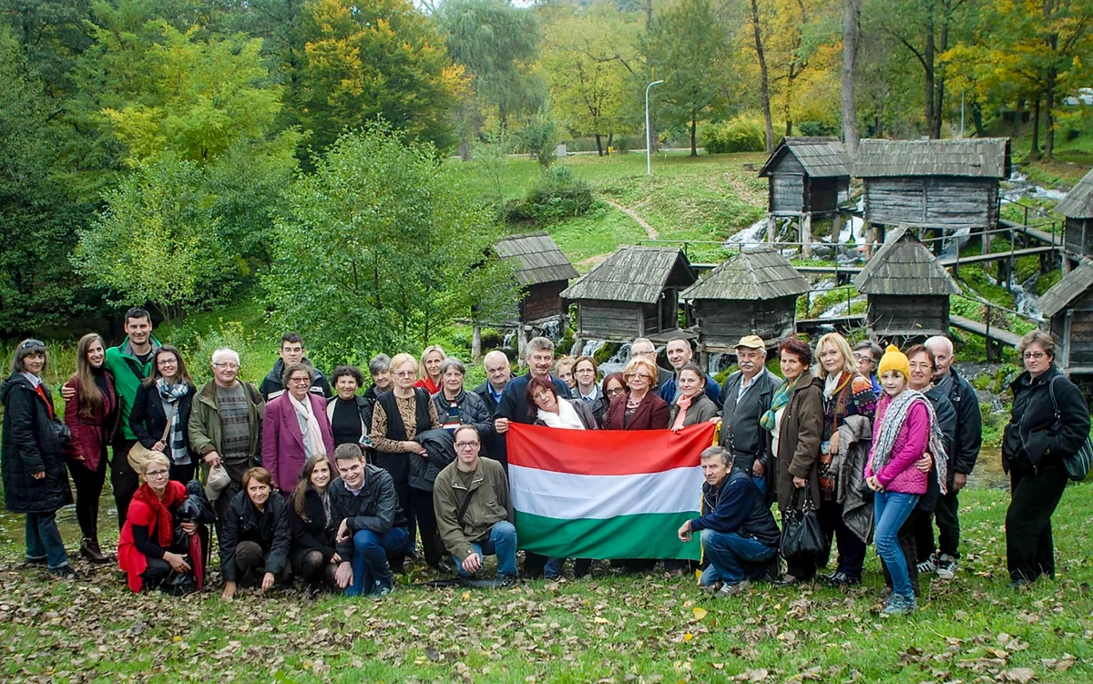 Magyarok Európa peremén