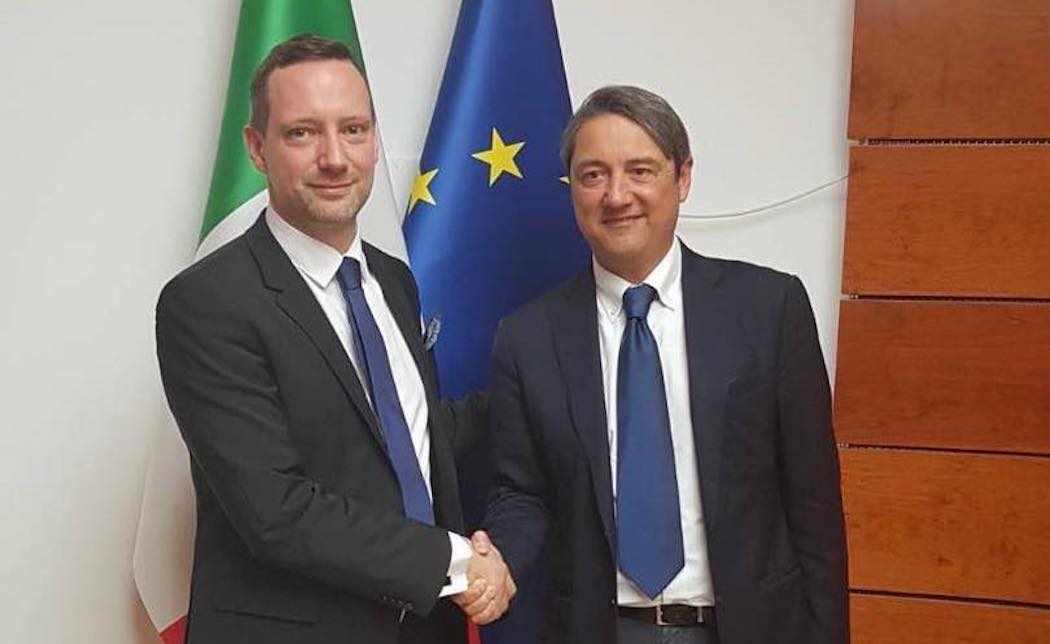 Azbej Tristan Olaszországban tárgyalt