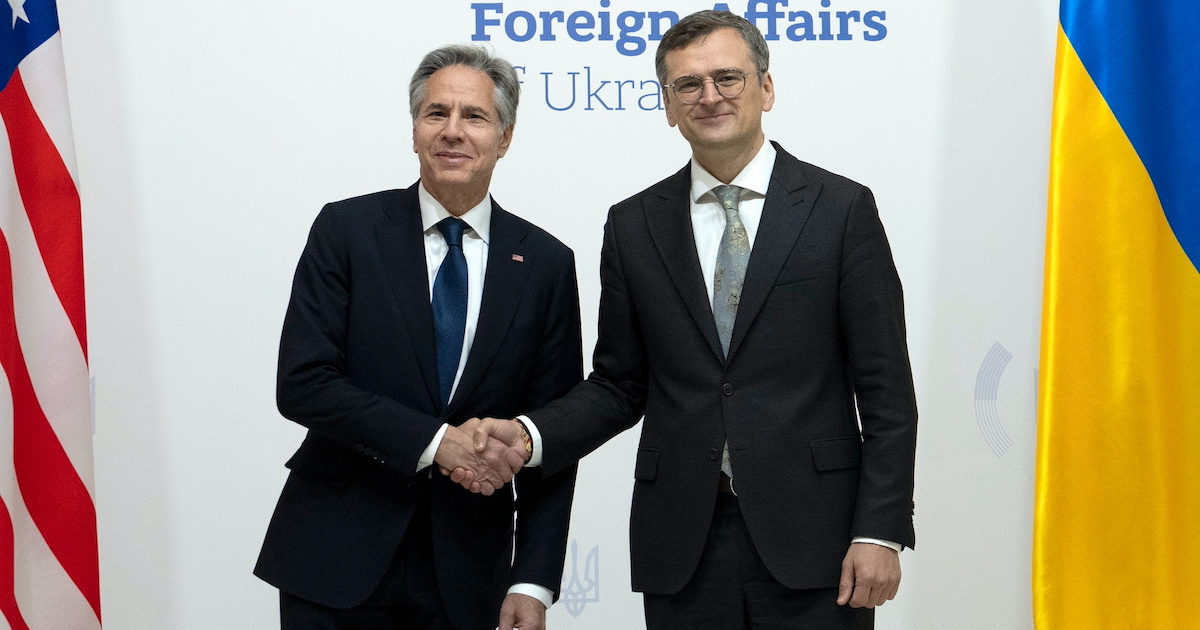 Az amerikai külügyminiszter Kijevben újabb nagy összegű támogatást ígért