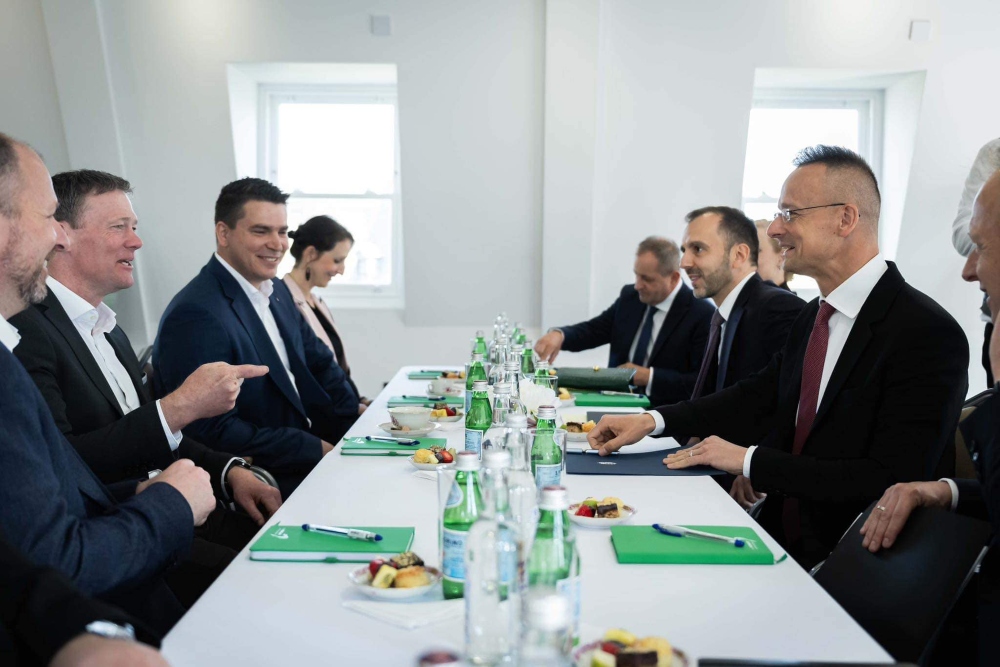 Szijjártó Péter: A Jaguar kulcsszerepet szán a budapesti fejlesztőközpontjának