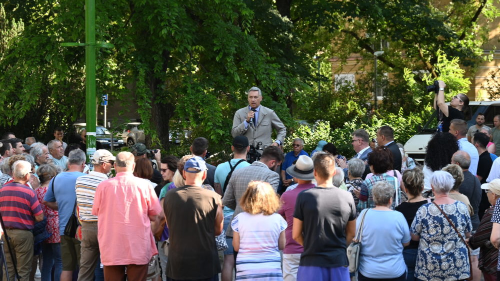 Lázár János: A háborús helyzeteket nem szabad félvállról venni