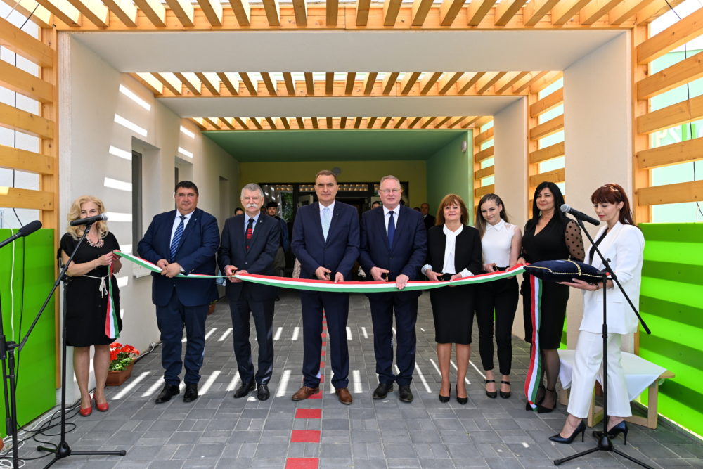 Átadták a Napsugár bölcsődét Pásztón