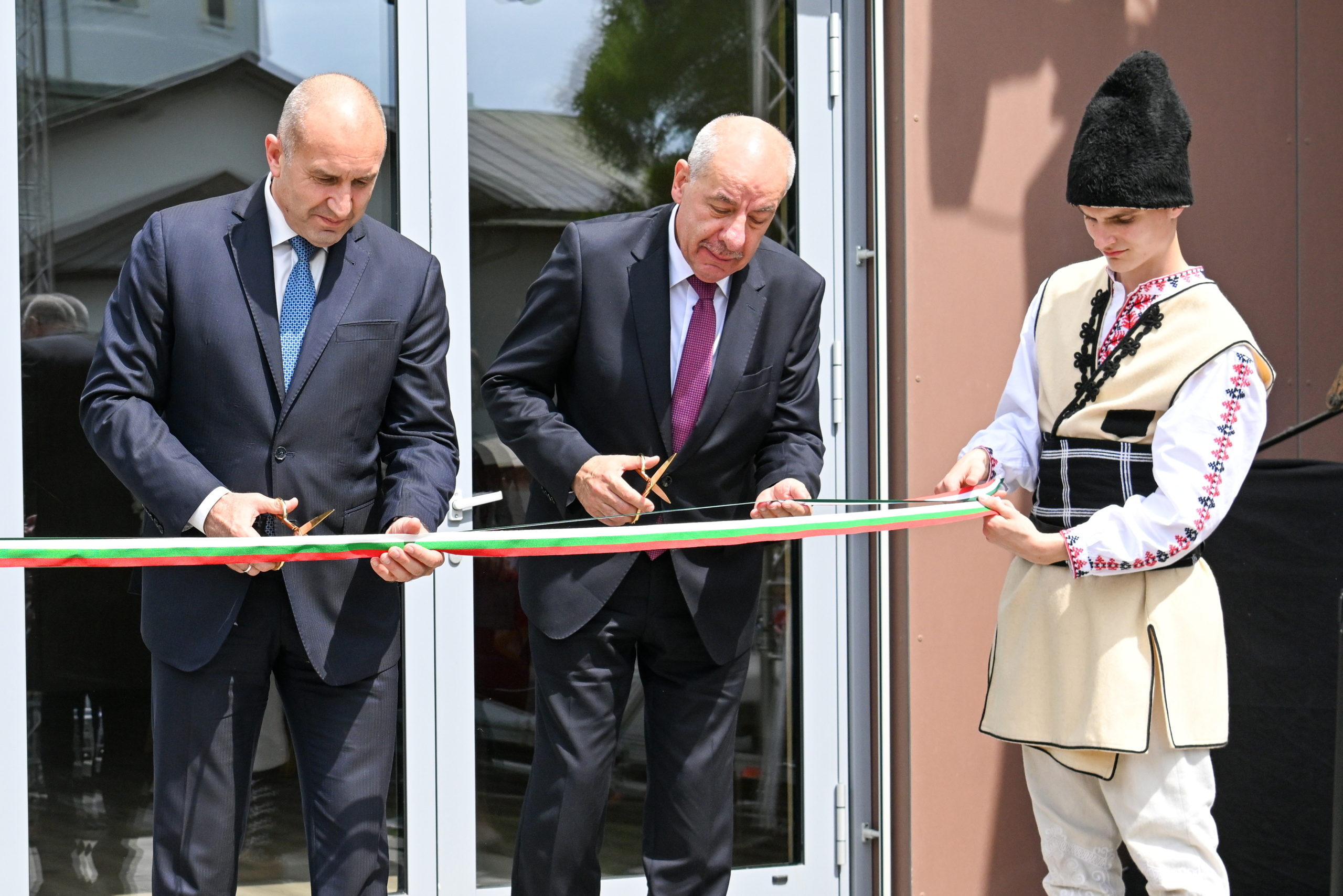 Átadták és megszentelték a Bolgár Oktatási és Kulturális Központot