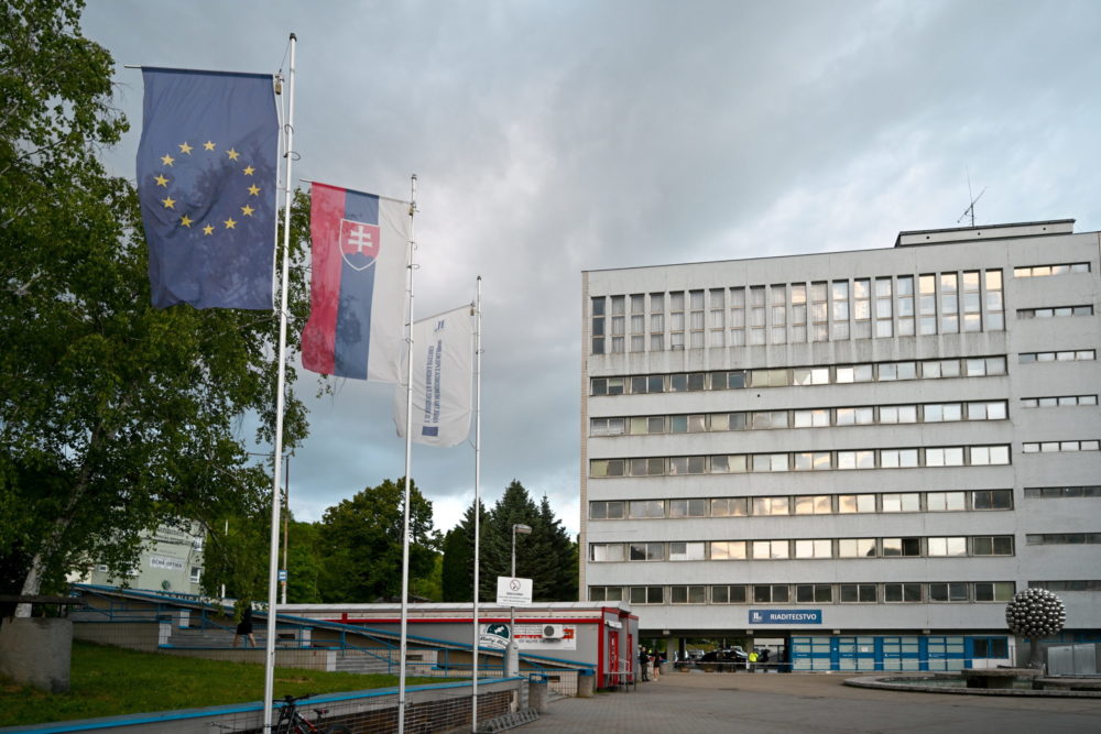 Stabilizálták Robert Fico állapotát