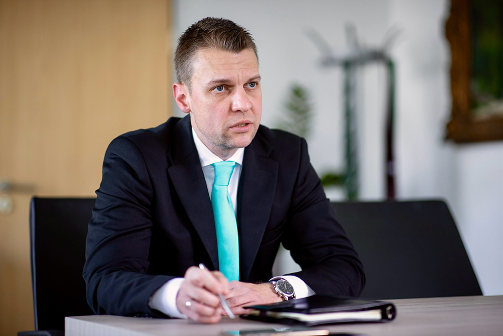 Menczer Tamás: A németek egyértelműen kötelező sorkatonaságot akarnak