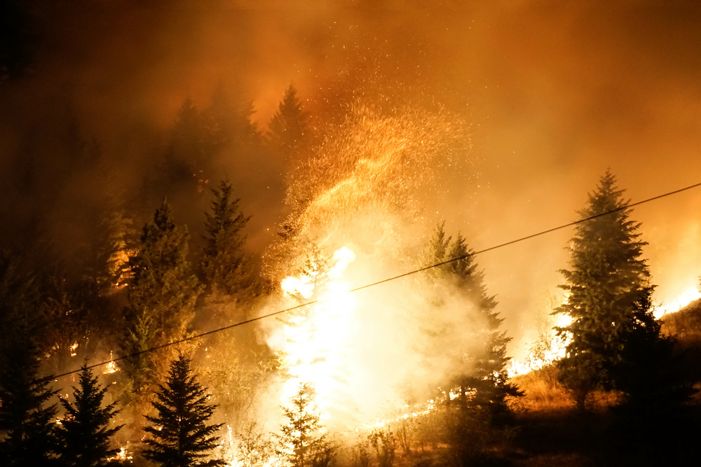 Több ezer embert kellett evakuálni Kanadában