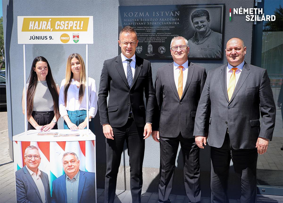 Szijjártó Péter: Békepártiak és háborúpártiak között lehet választani