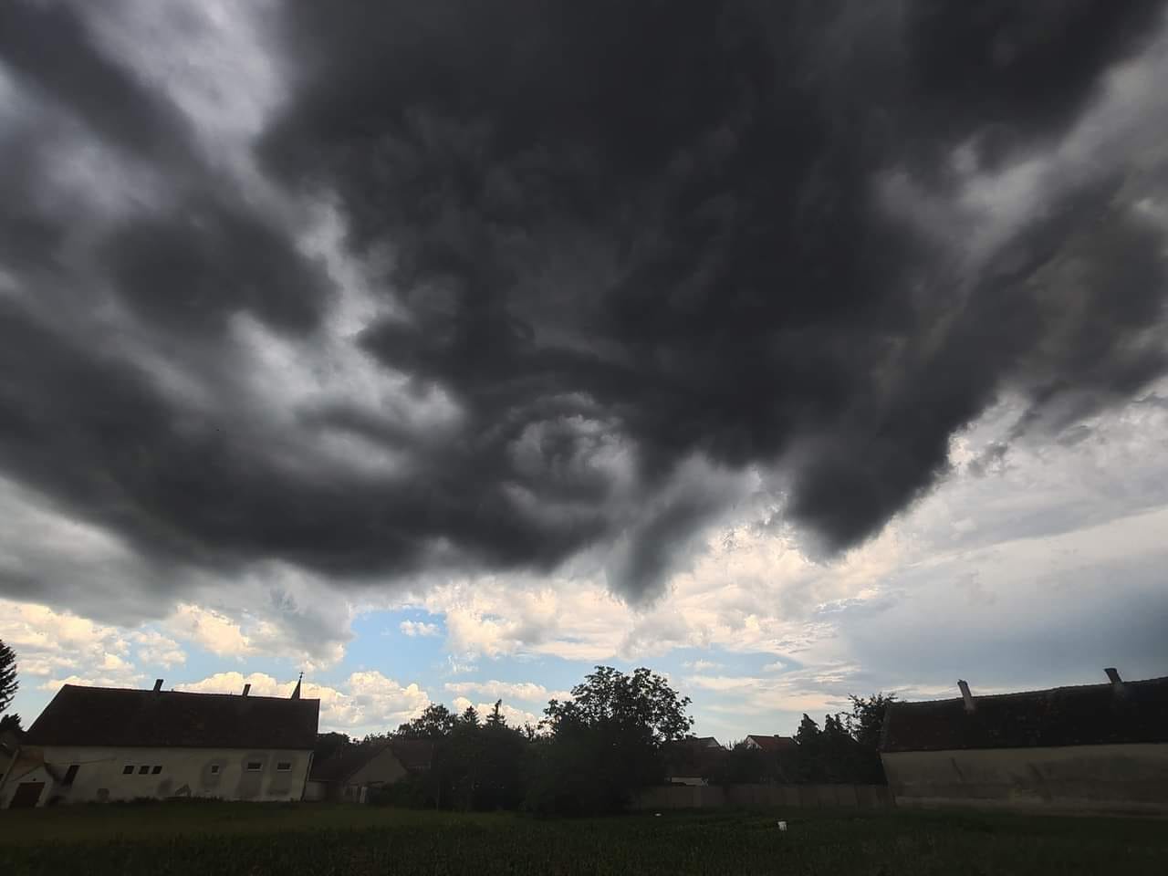 A hét elején még sokfelé várható eső