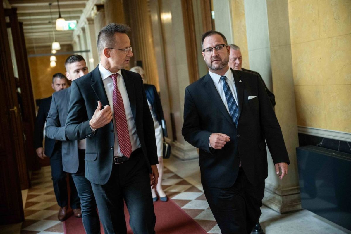 Szijjártó Péter: Békepárti és az európai versenyképességet helyreállító politikára van szükség