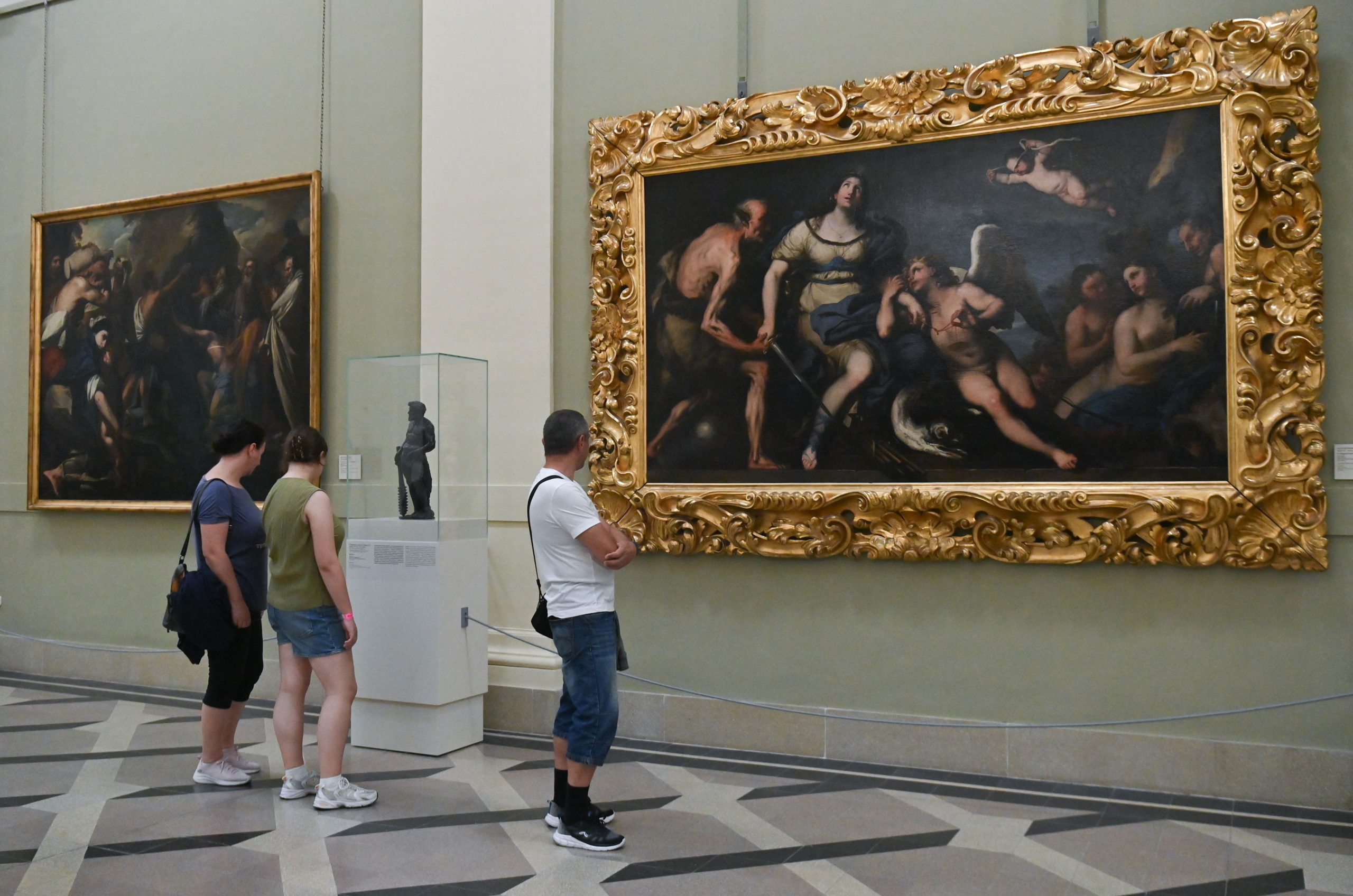 Látogatók a Múzeumok éjszakáján a Szépművészeti Múzeumban