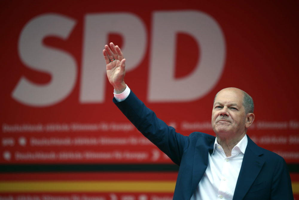 Olaf Scholz: Szigorúbb intézkedések kellenek a migránsok visszaküldése érdekében