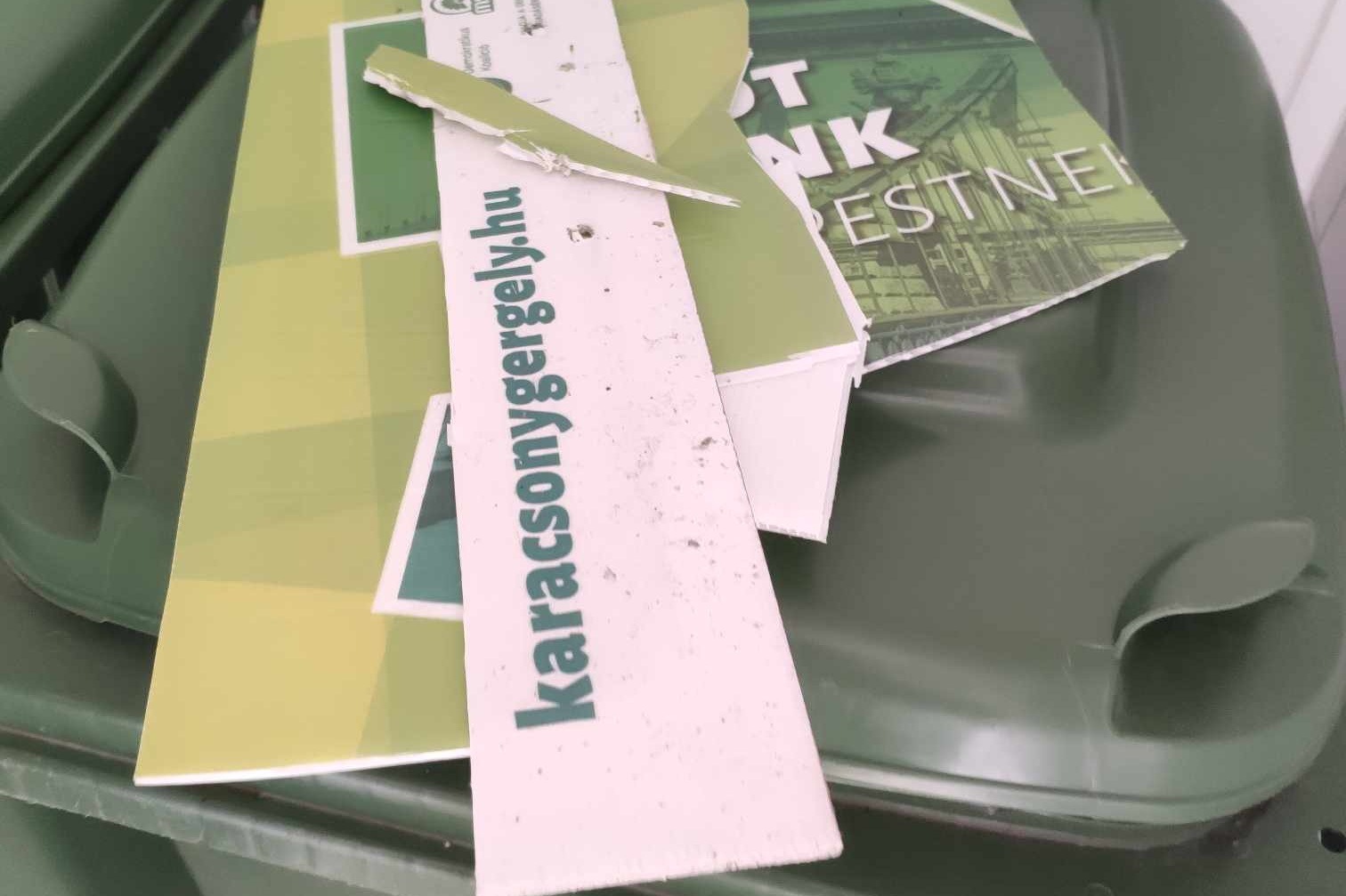 Három hét van a választási plakátok eltávolítására