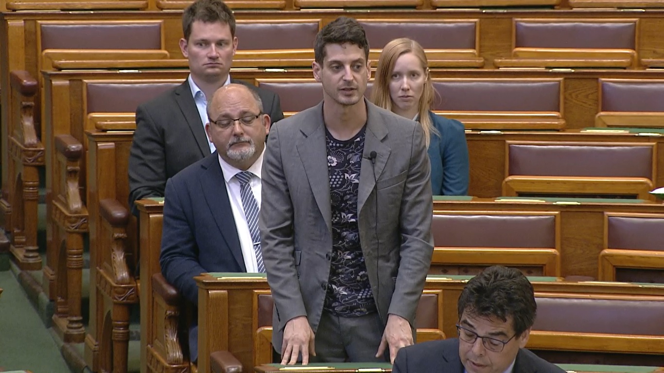 Ungár Péter: szembesülnünk kell azzal, hogy eddigi politikánkat kritika érte
