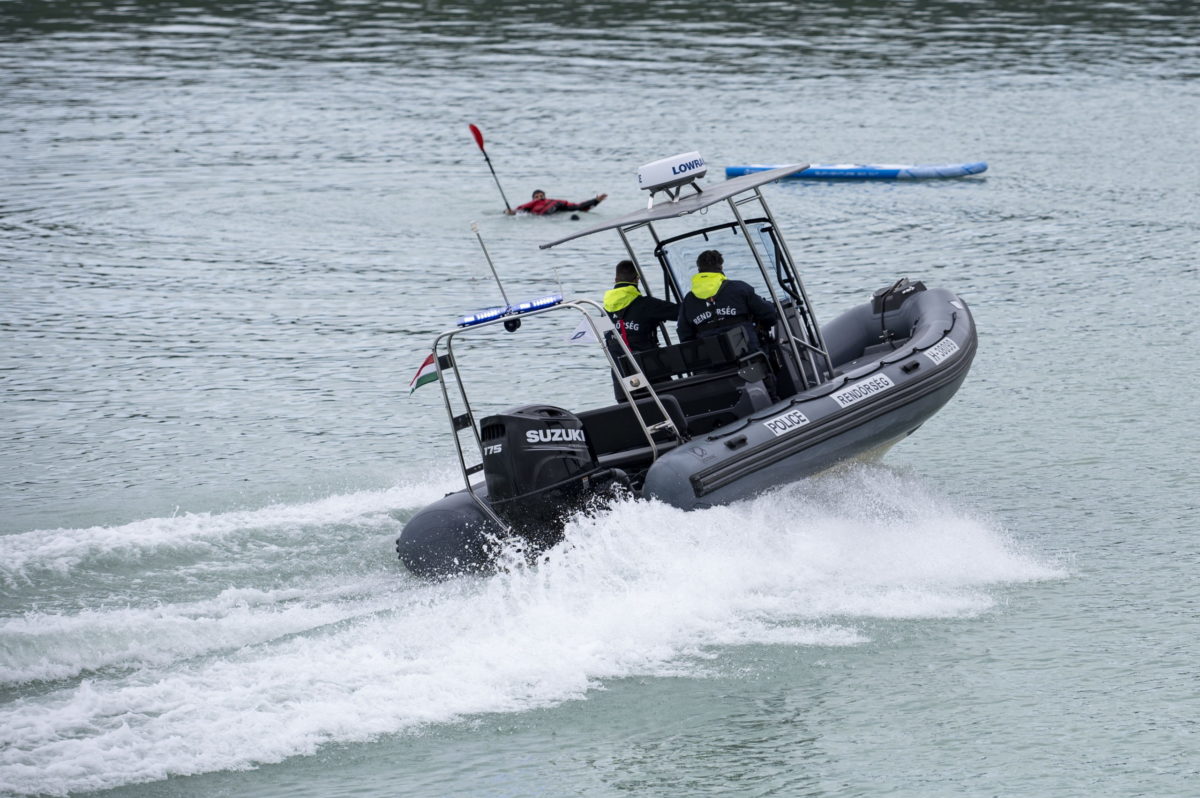 Rétvári Bence: Több mint négyszáz rendőr lát el szolgálatot a szabad vizeken
