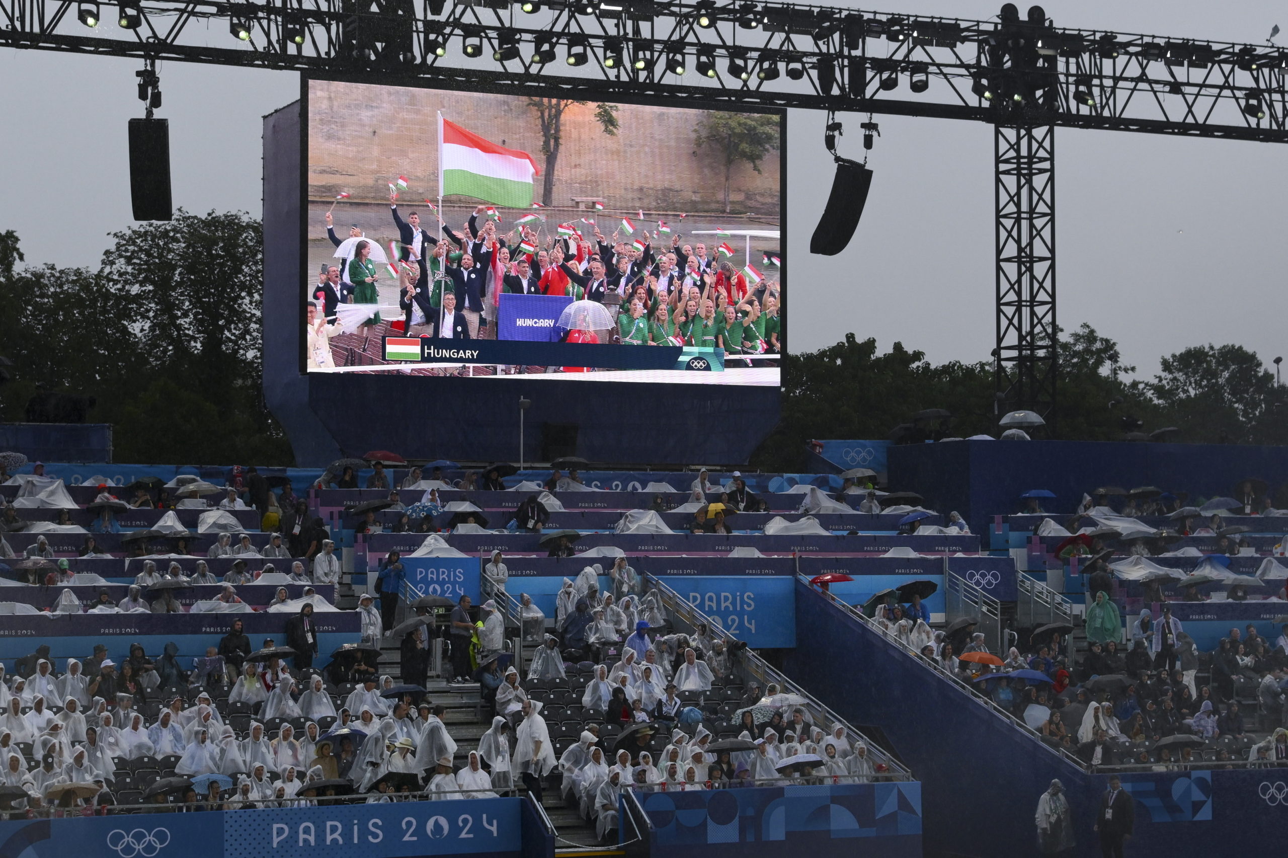A magyarok Tóth Krisztián és Böde-Bíró Blanka vezetésével hajóztak a Szajnán