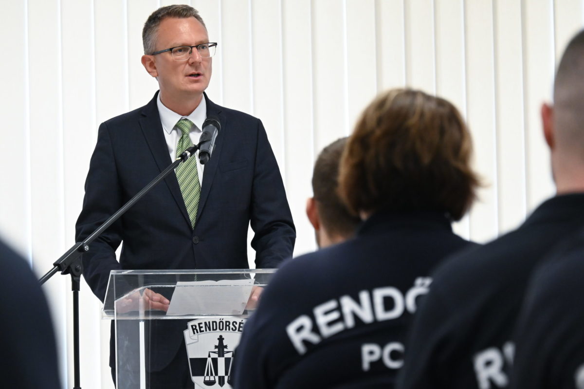 Rétvári Bence: Az illegális migráció problémája megoldatlan maradt