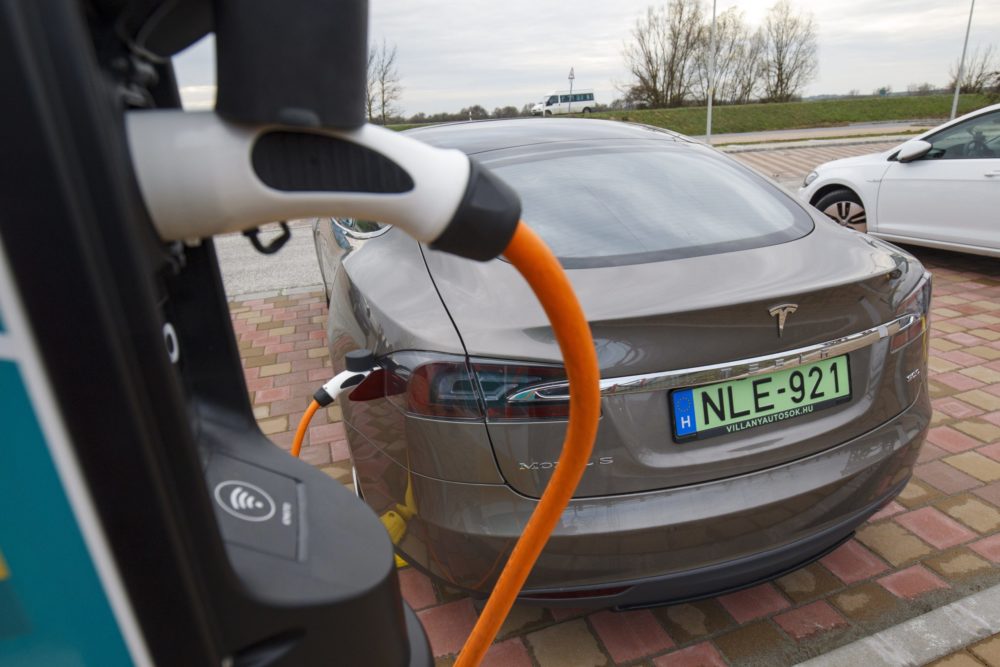 Tovább bővül a vidéki elektromos töltőhálózat