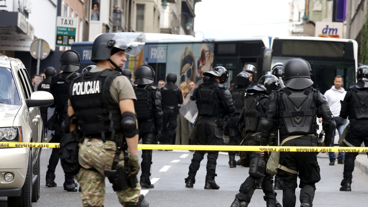 Lelőttek egy rendőrt a szerb–bosnyák határon