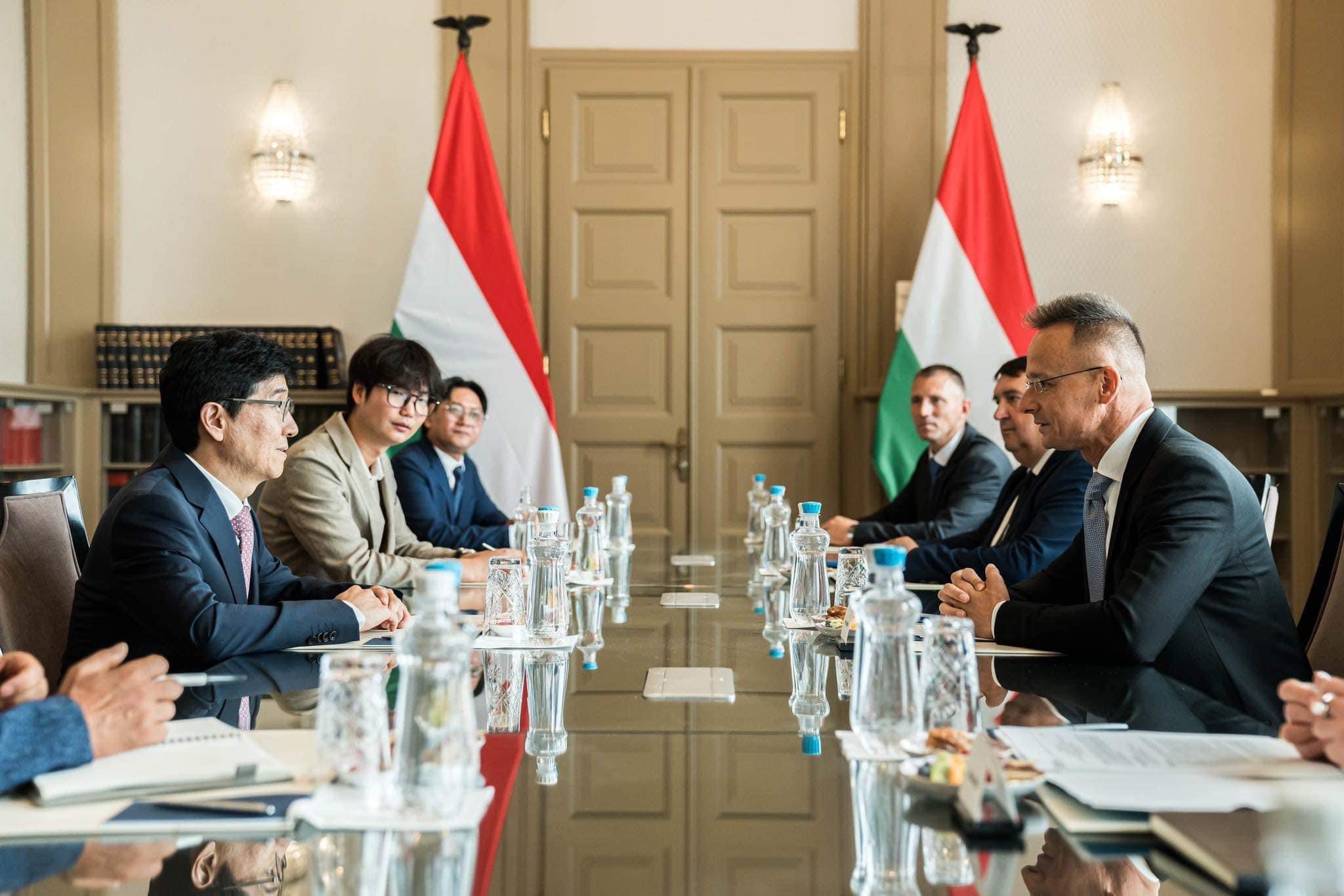 Szijjártó Péter: a négyszáz új munkahely jön létre Salgótarjánban