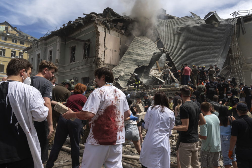 Egy ukrán rakéta lezuhanása okozhatta a kijevi gyermekkórház körüli pusztítást