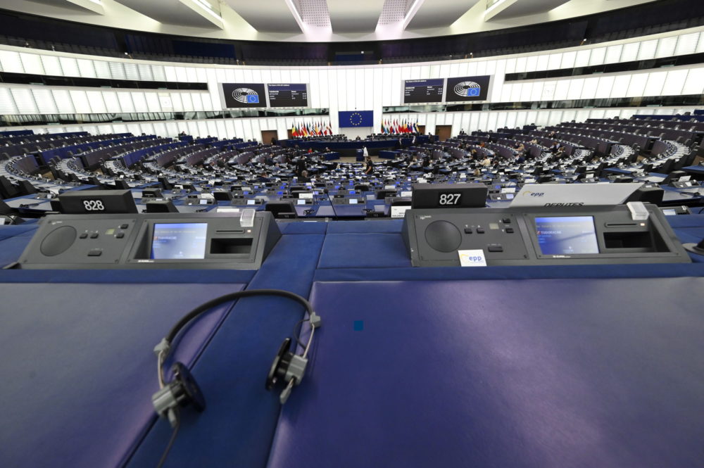 Lemondott az EP hűtlen kezeléssel vádolt belga képviselője