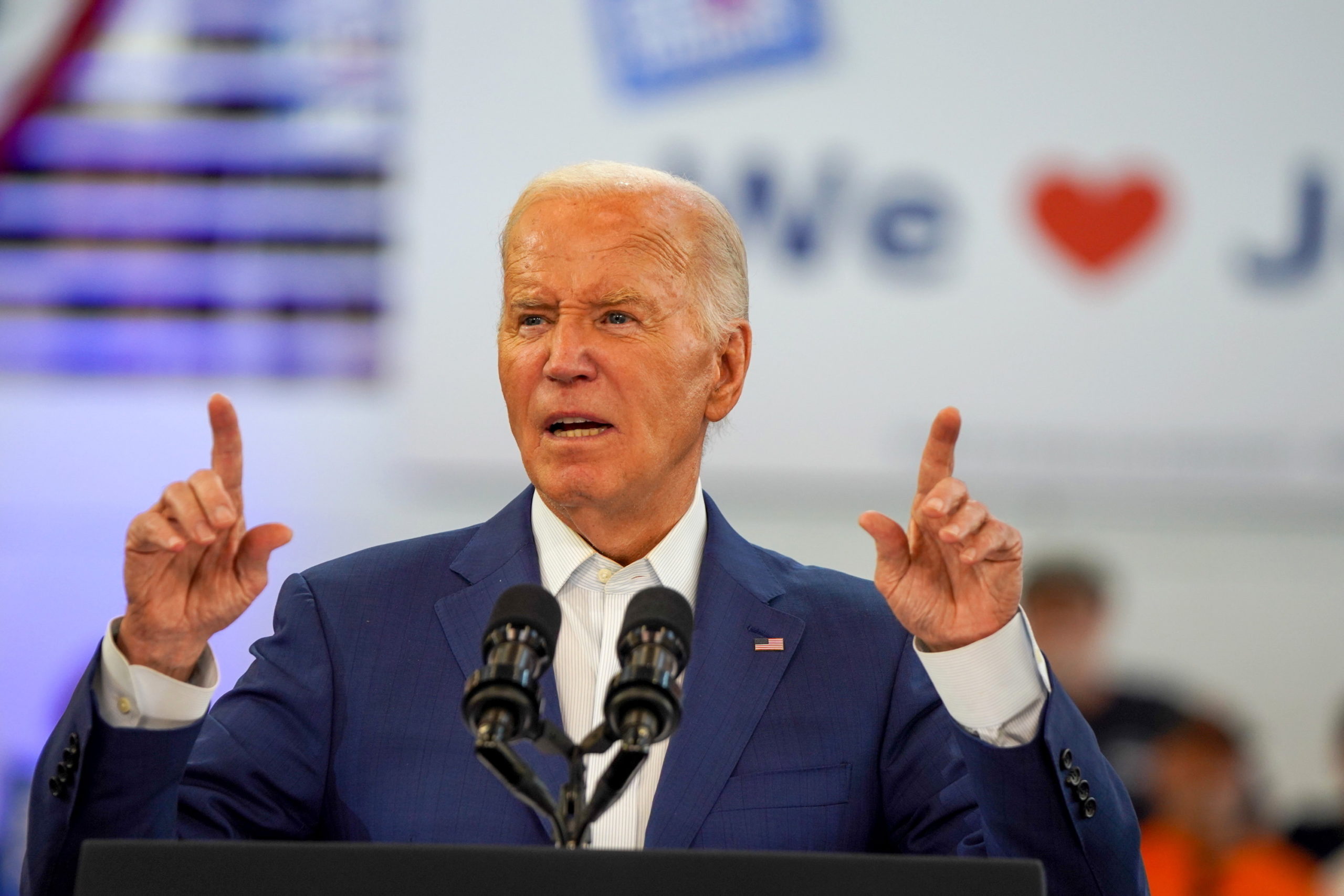 Egyre több demokrata politikus követeli Joe Biden visszalépését
