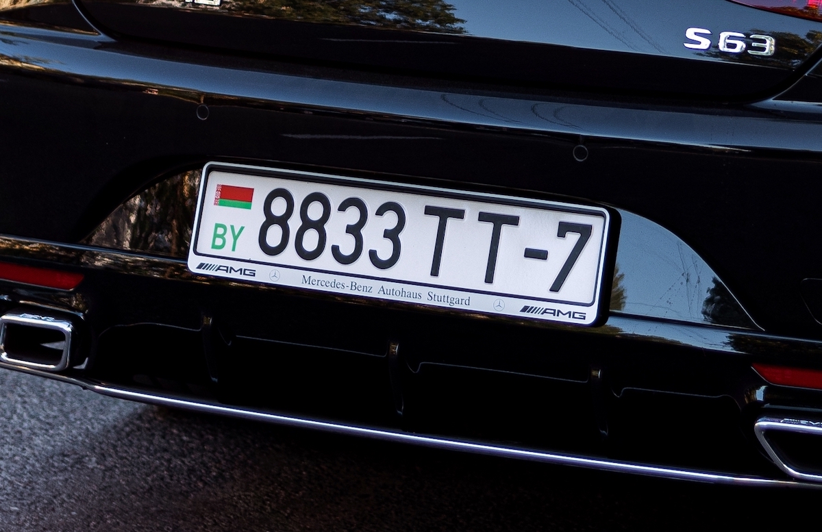 Lettország megtiltotta a fehérorosz rendszámú autók belépését területére