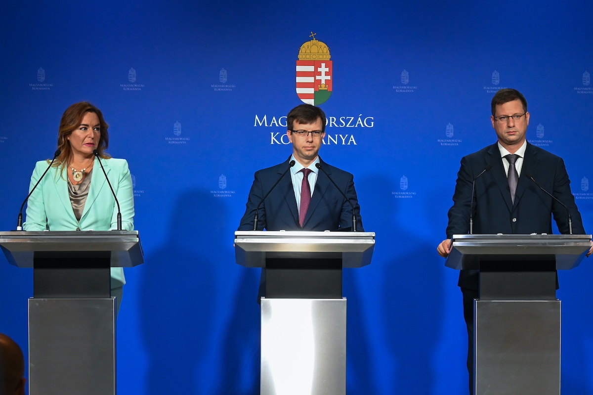 Ukrajna azokat zsarolja, akik kiállnak a béketárgyalások mellett