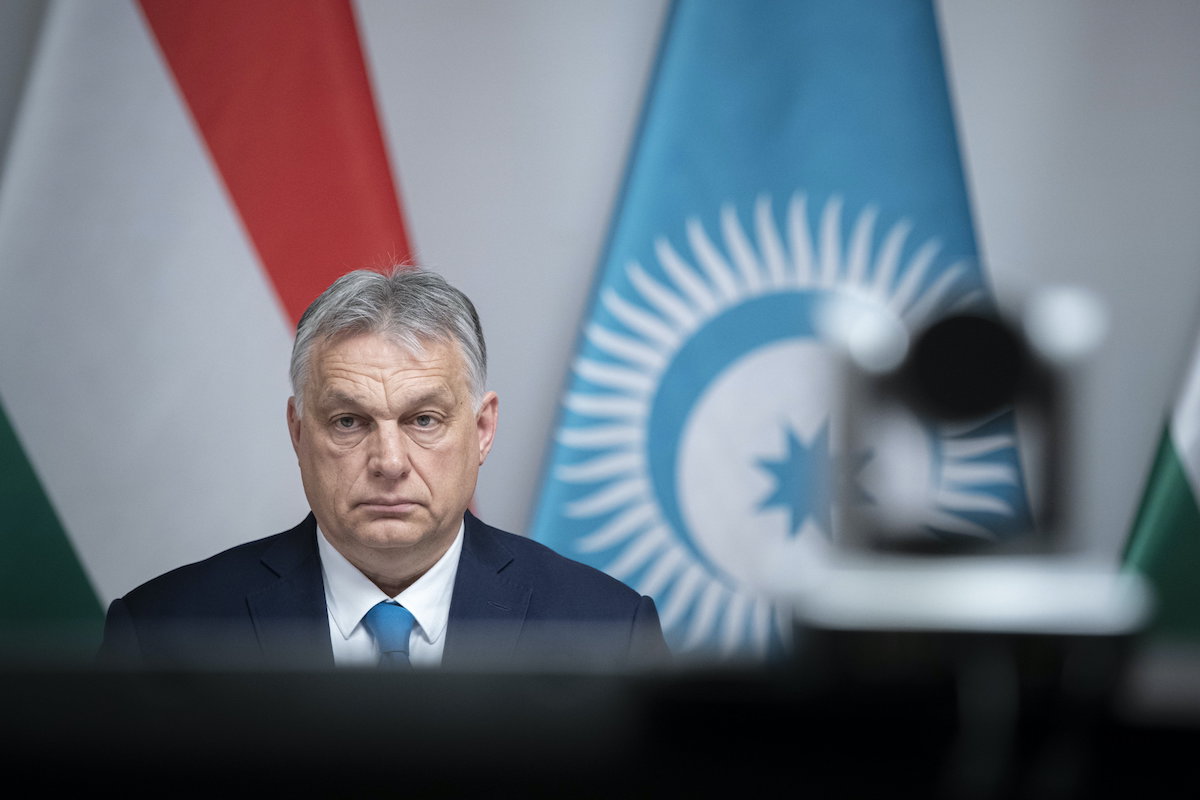 Orbán Viktor Azerbajdzsánba utazik, a türk csúcsra
